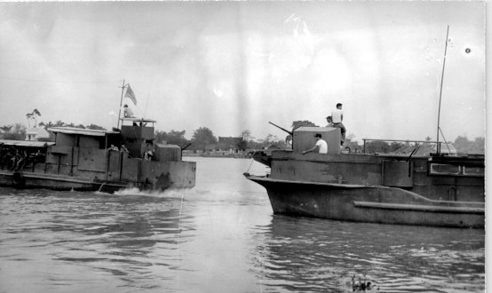 http://www.cantho-rvn.org/town/images/payette-30-River-Boats-Can-Tho-1965-554x330.jpg